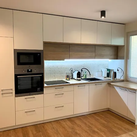 Daire With Garage Near The Sea,