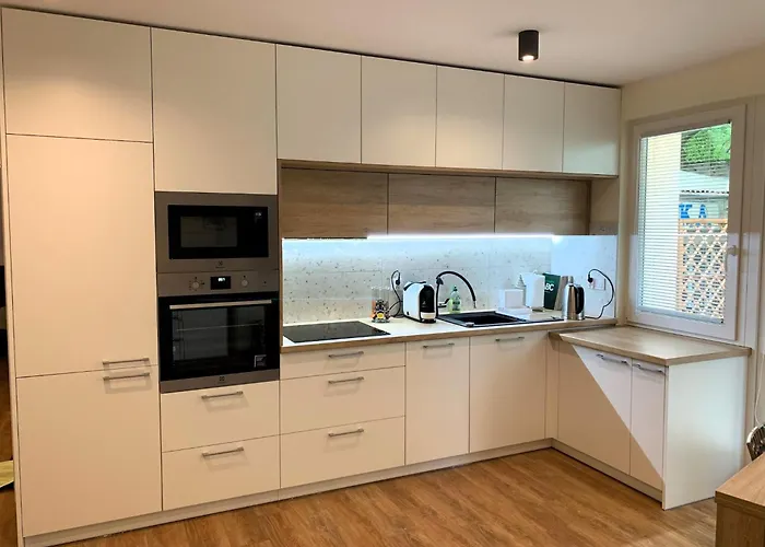 Daire With Garage Near The Sea,