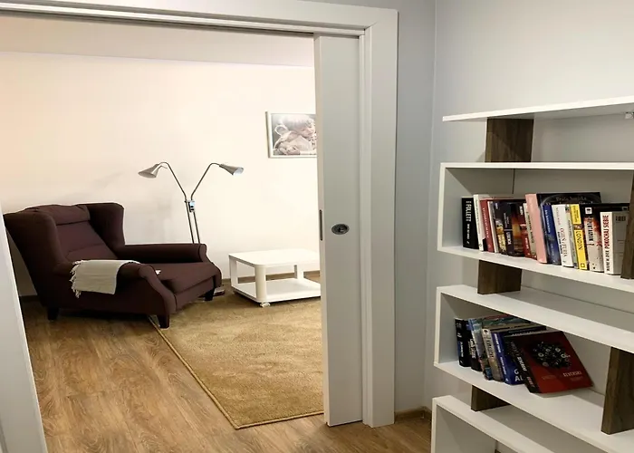 With Garage Near The Sea, Daire